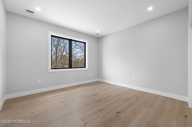 Building Photo - 239 Berkeley Dr