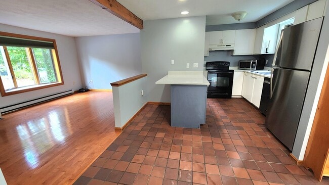 Building Photo - 237 Allen Ave