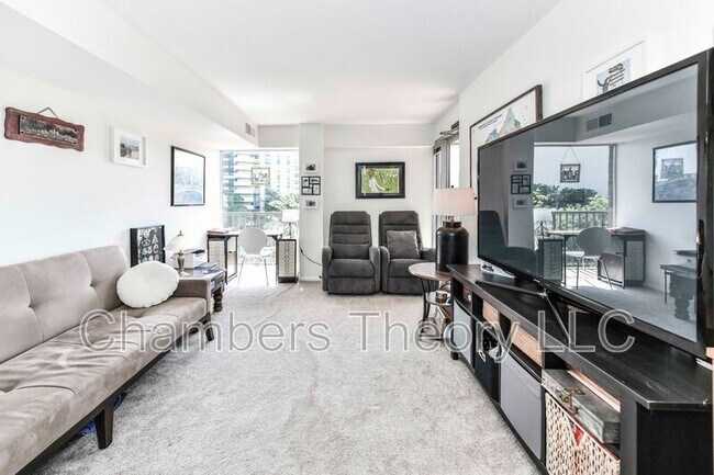 Building Photo - 1300 Army Navy Dr