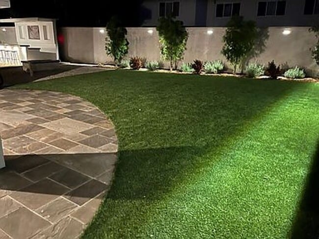 Building Photo - Westlake Village First Neighborhood Cul-De-Sac Home ** Non-Smoking Home/Property**