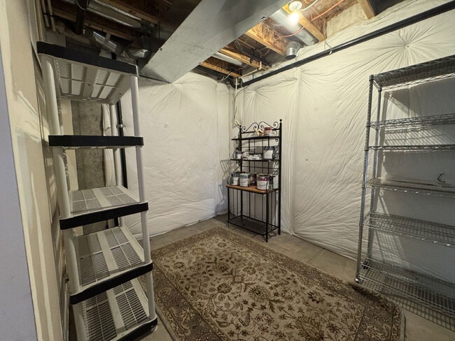 Building Photo - 631 Hanging Rock Pl