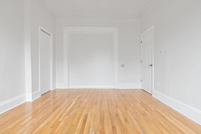 Building Photo - 20 Linden Ct