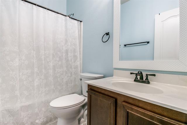 Building Photo - 8633 Star Thistle Dr