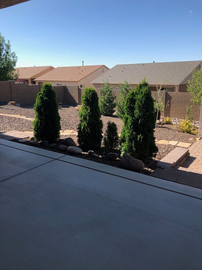 Building Photo - Corner Lot Charmer- Granville Amenities In...