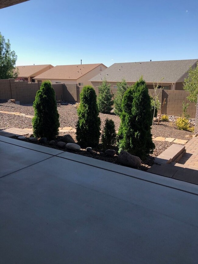 Building Photo - Corner Lot Charmer- Granville Amenities Included!