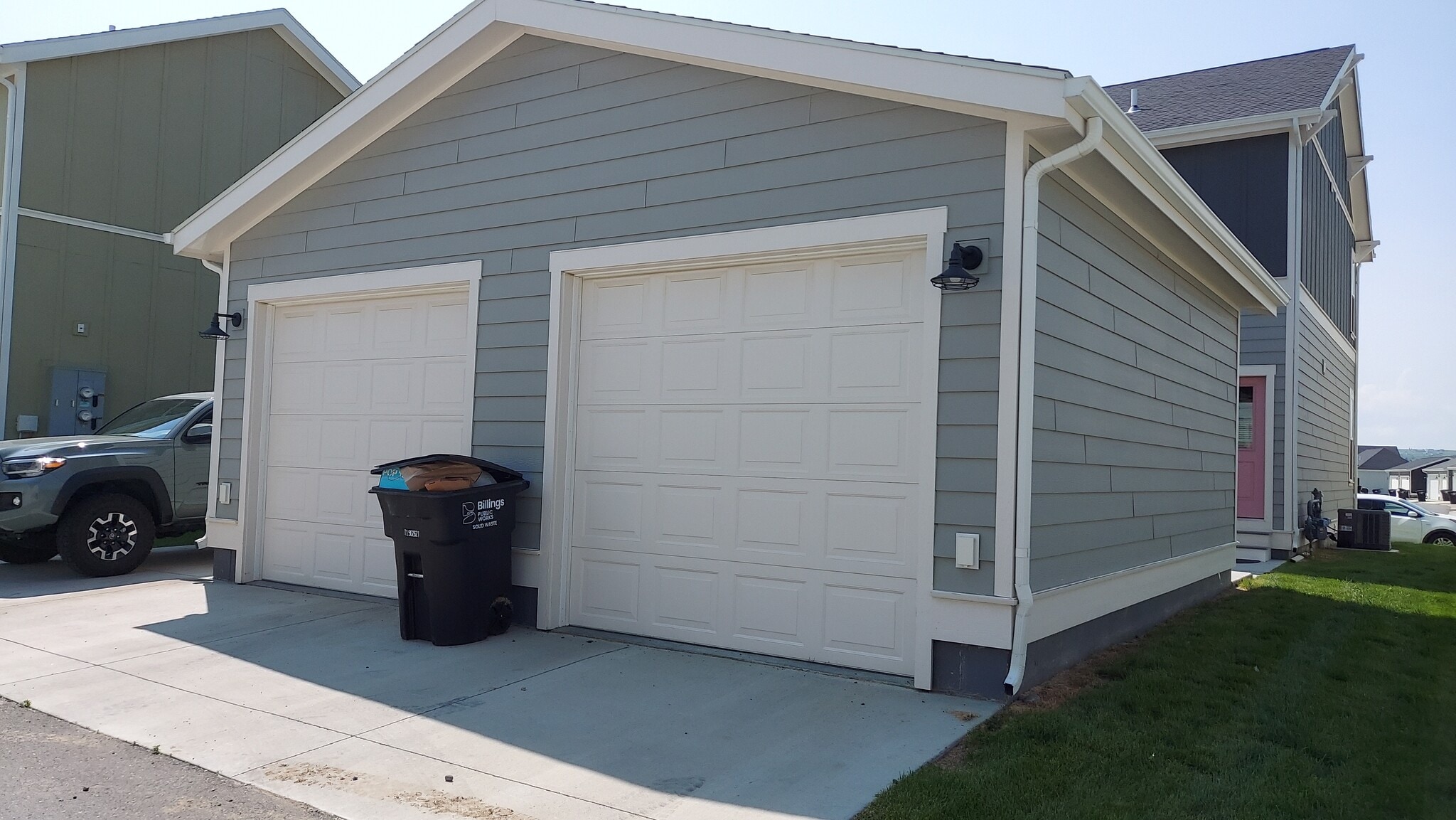 Building Photo - 6145 Farmstead Ave