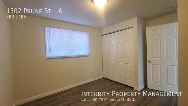 Building Photo - 1502 Prune St
