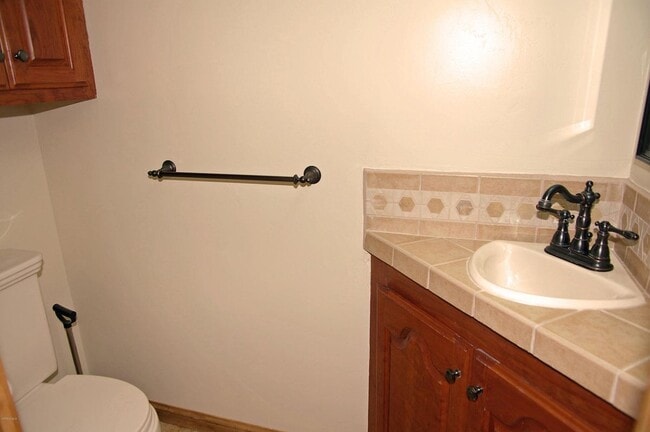 Building Photo - 268 Lake Sherwood Dr