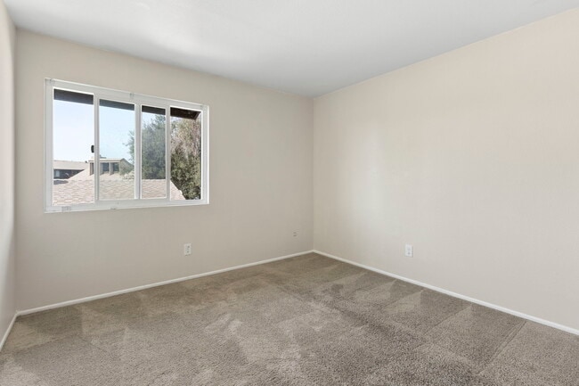 Building Photo - 1063 Las Rosas Ct