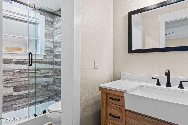 Building Photo - 1335 Capri Dr