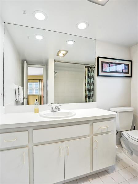 Building Photo - 1212 SE 2nd Ct