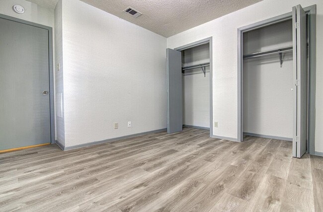 Building Photo - 9624 Sugar Hill Dr