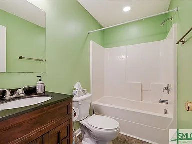 Building Photo - 148 Ridgewood Cir