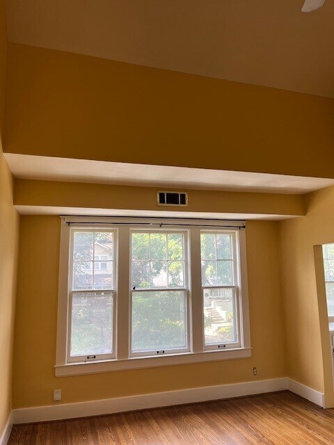 Building Photo - 2012 Lauderdale Rd