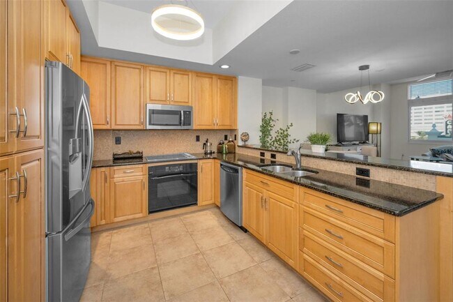 Building Photo - 331 Cleveland St