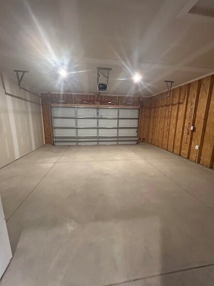 Building Photo - 12936 E Blake St