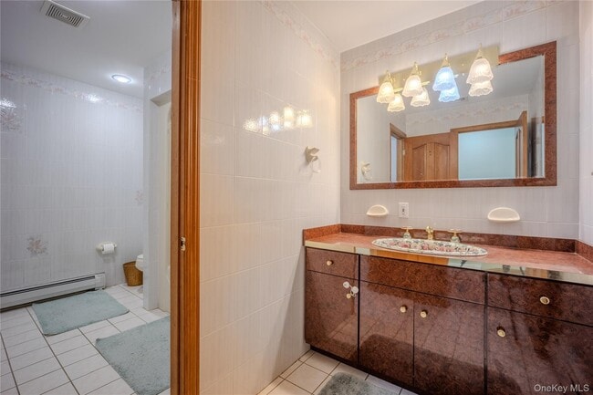 Building Photo - 19-21-21 Lamela Dr