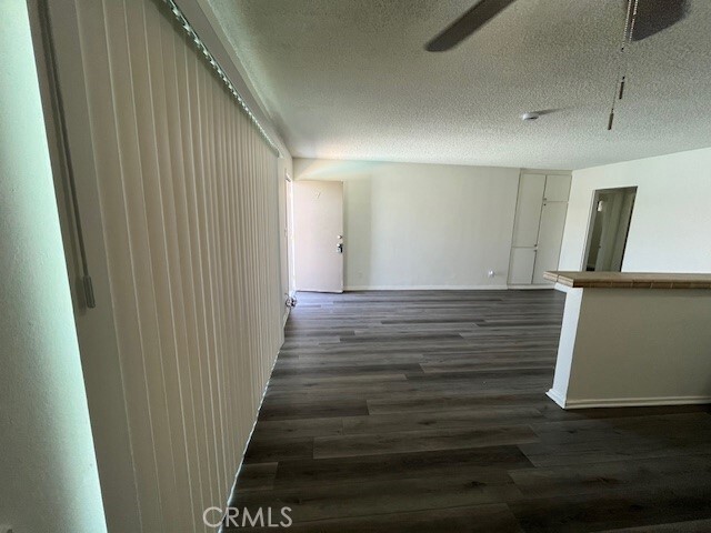 Building Photo - 686 E Cottonwood Rd