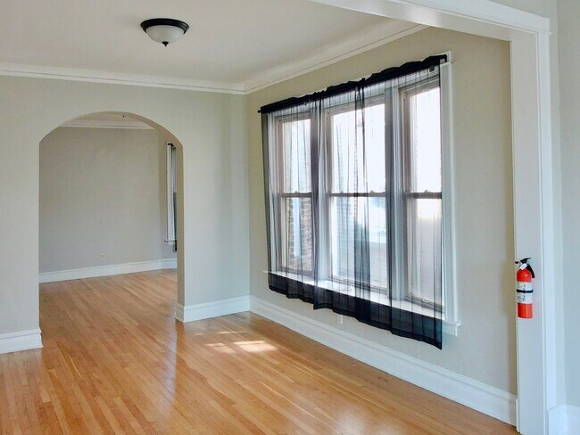 Building Photo - 3918 W Van Buren St