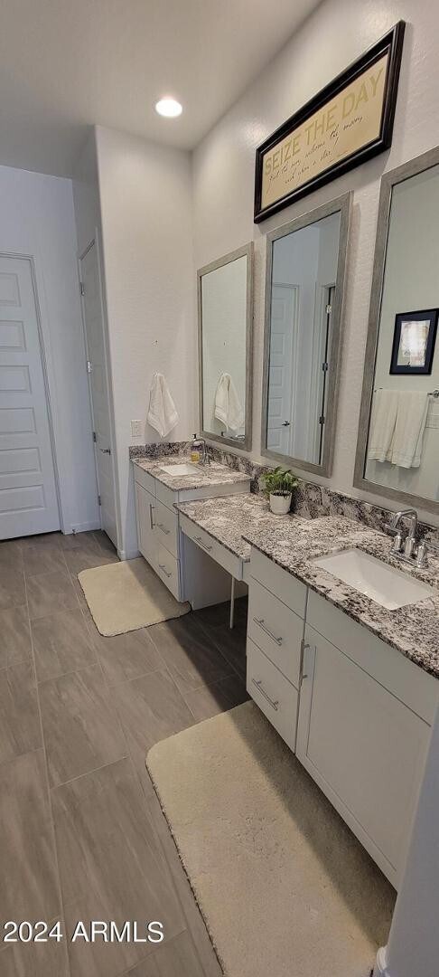 Building Photo - 19610 W Avalon Dr