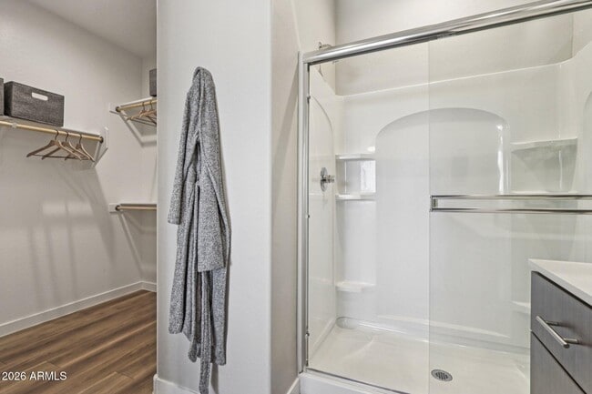 Building Photo - 6218 S 47th Ln