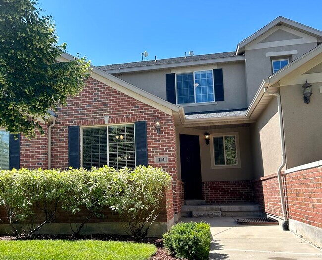 Primary Photo - 114 W 3240 N