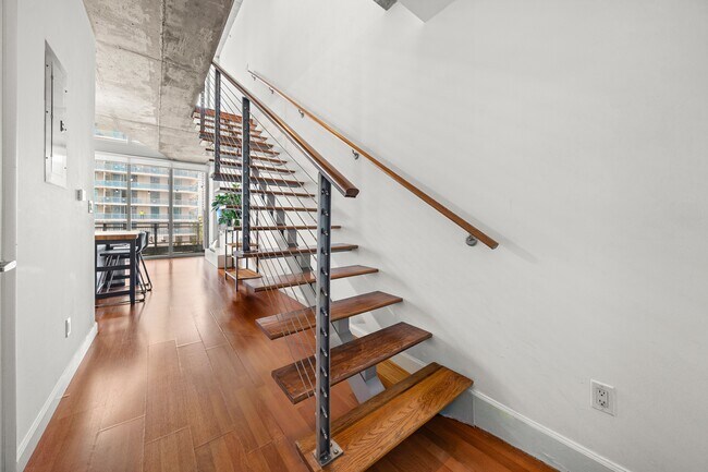 Building Photo - 690 SW 1st Ct