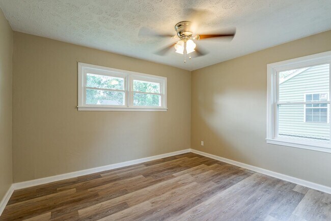 Building Photo - 509 Diecks Dr