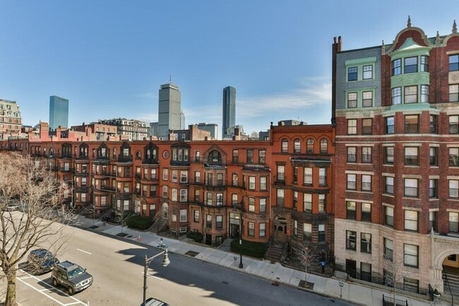 Building Photo - 534 Beacon St