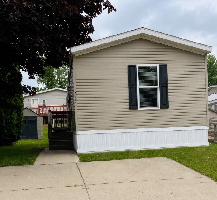 Building Photo - 9358 White Pine Ct