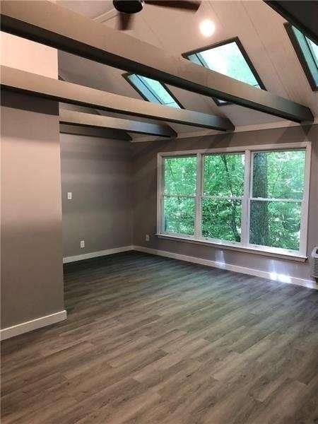 Building Photo - 245 Hilton Way