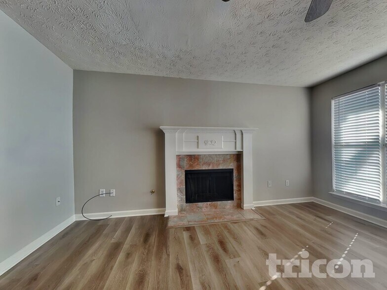 Building Photo - 103 Dumaine St