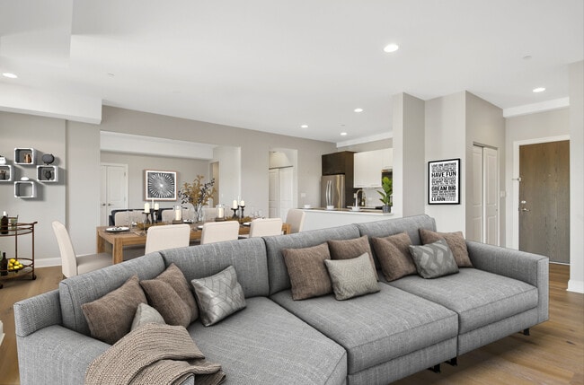 Building Photo - 833 Laurel Ave