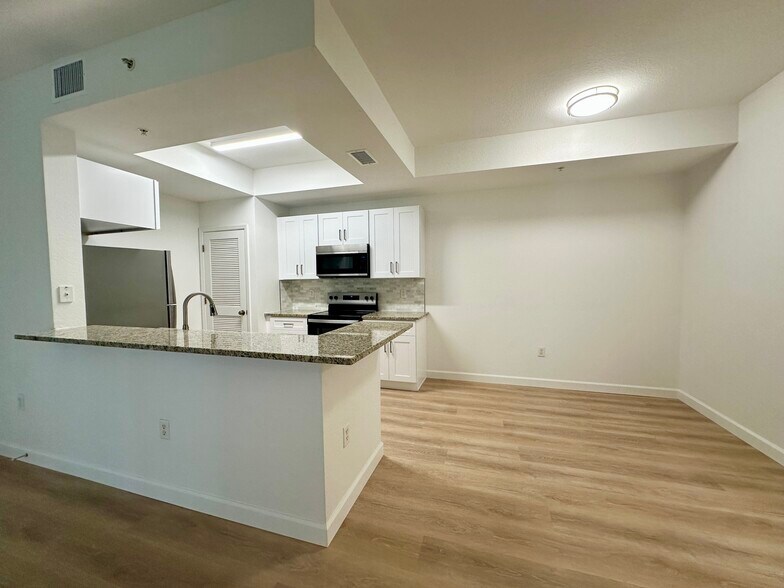 Building Photo - 9055 Colby Dr