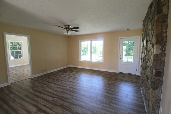 Building Photo - Stunning Home with Breathtaking Blue Ridge Mountain Views!   3 Bedrooms | 2 Baths