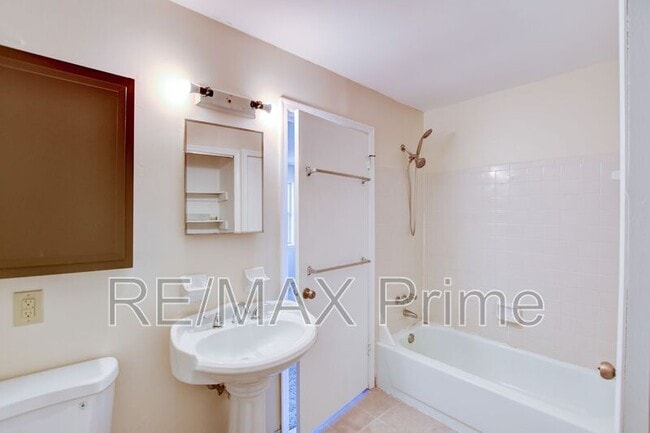 Building Photo - 4705 White Tail Ct