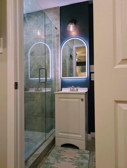 Building Photo - 469 Holt Rd NE