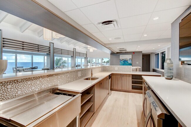 Building Photo - 4750 S Ocean Blvd