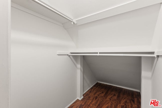 Building Photo - 8710 El Manor Ave