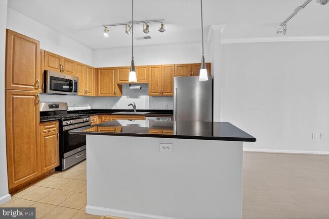 Building Photo - 12905 Centre Park Cir