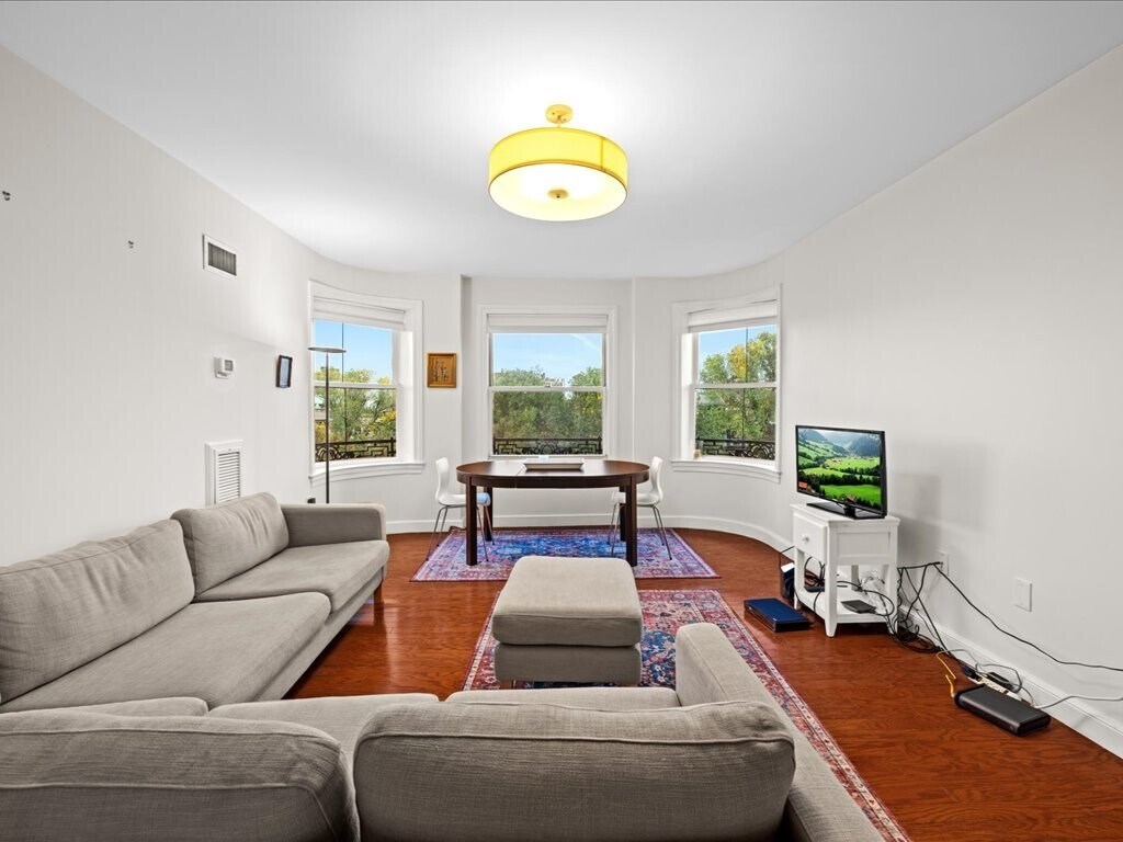 Building Photo - 391 Commonwealth Ave