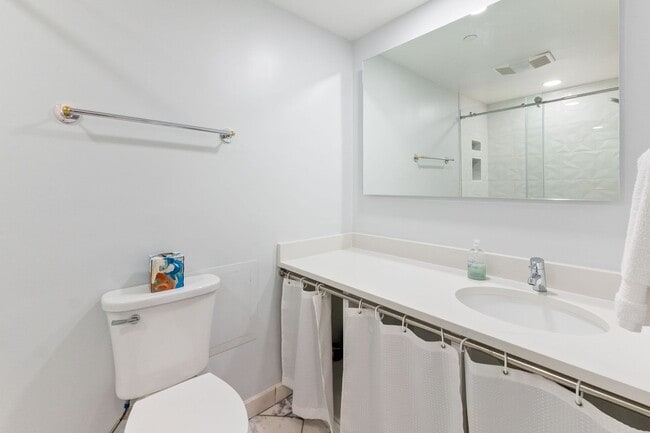 Building Photo - 1300 Crystal Dr