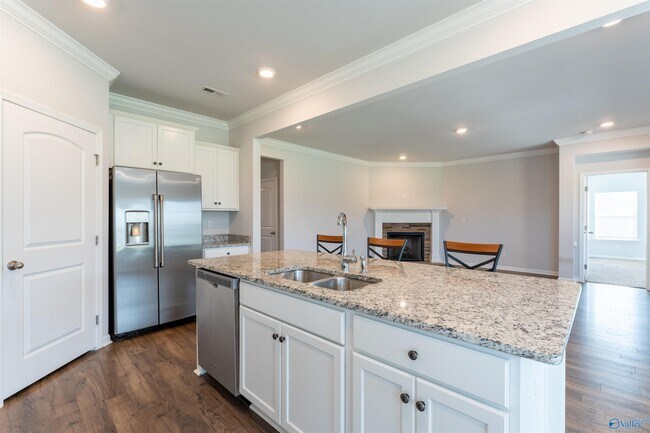 Building Photo - 22654 Regent Dr