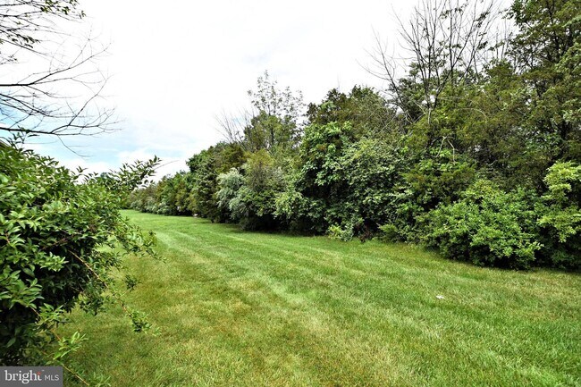 Building Photo - 3435 Westview Dr