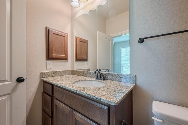 Building Photo - 27906 Colonial Point Dr