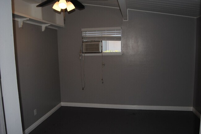 Building Photo - 9 Dunlap St