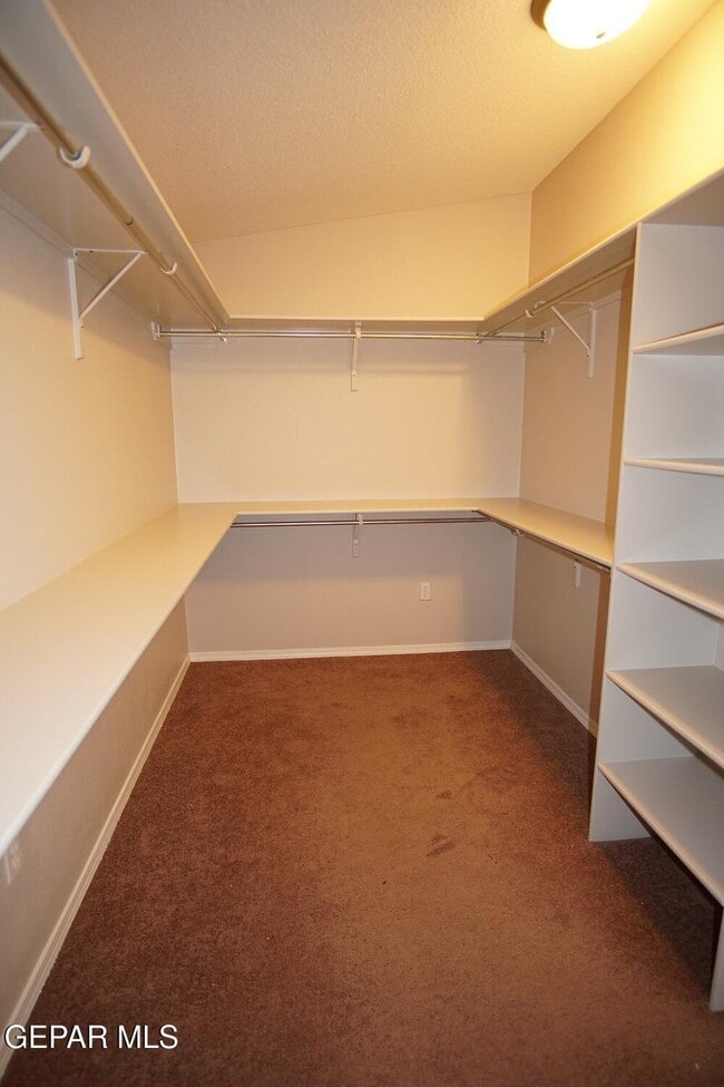 Building Photo - 10002 Cross St