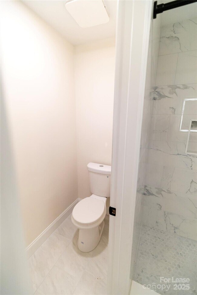 Building Photo - 3501 Eastway Dr