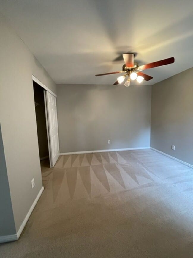 Building Photo - West Knoxville, Farragut 37934 - 4 bedroom, 3.5 bath, 2 Story Brick Home -Contact Debra Johnson (...