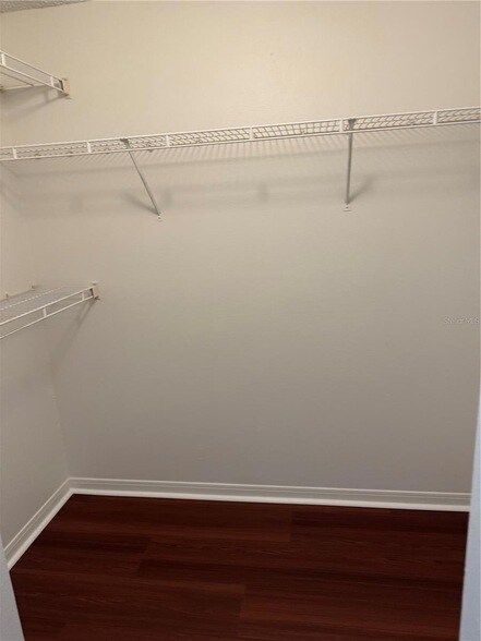 Building Photo - 2516 Grassy Point Dr